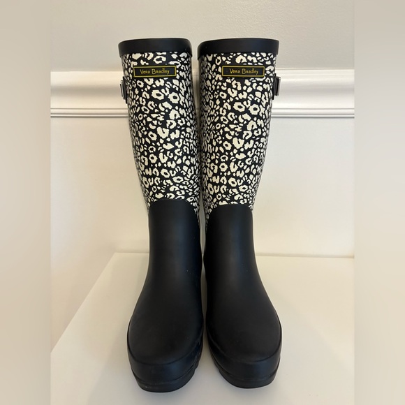Vera Bradley Leopard Print “camocat” Tall Rain boots, Size 6 in Black and White - Picture 4 of 8